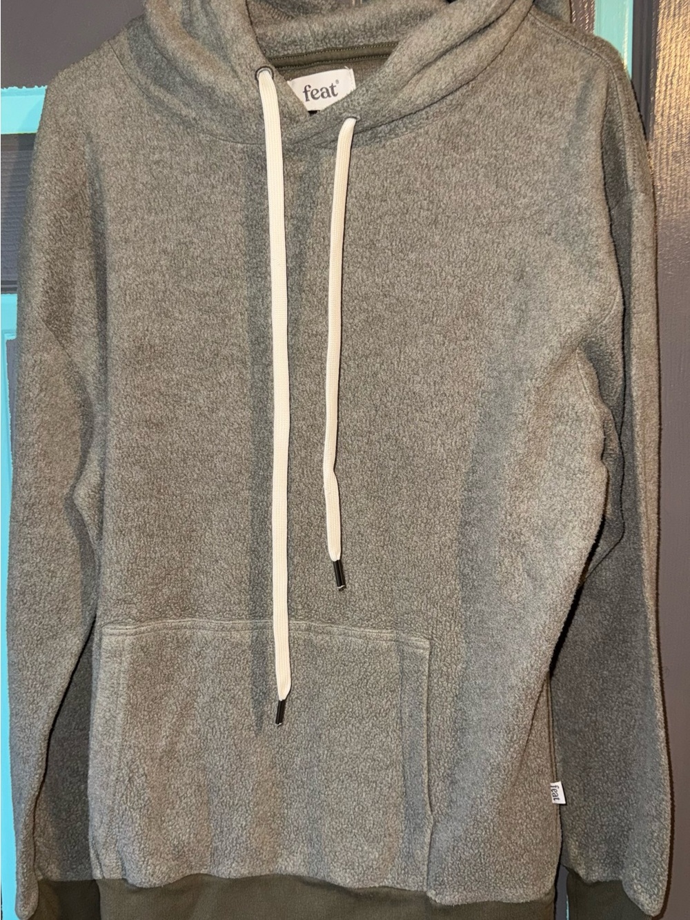 feat Cozy Women's Gray Hooded Fleece Pullover